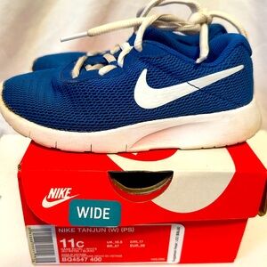 Used Blue and White Nike Tanjuns Size 11c.
